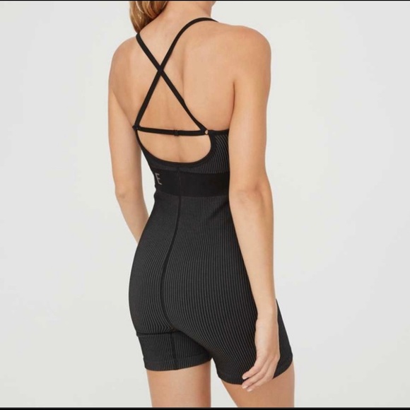 ❌❌SOLD❌SOLD❌❌DO NOT BUY!❌OFFLINE By Aerie Ribbed Seamless Logo 5" Bodysuit - Picture 4 of 9